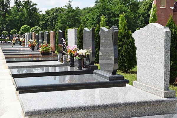 Choosing the Perfect Memorial: A Guide to Selecting Timeless Tributes